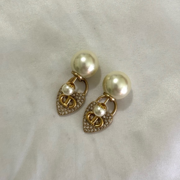 DIOR Tribales Earrings - Picture 3 of 9